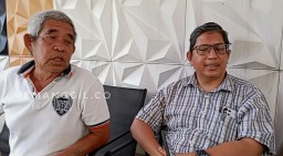 Dua perwakilan warga perumahan Tamansari Persada Kota Bogor yang terdampak akibat adanya penambahan Rombel pada Sekolah yang terletak di Perumahan tersebut karena dituding mengakibatkan kemacetan. (Memanggil.co/Y. Irawan) 