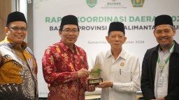 Direktur Pemberdayaan Zakat dan Wakaf Waryono Abdul Ghafur (batik merah) (Memanggil.co/Kemenag)