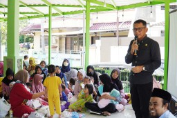 Pj Walikota Bogor, Hery Antasari saat memberi sambutan  pada Hari Kesehatan Mental Sedunia 2024 di RS Marzoeki Mahdi Kota Bogor. ( memanggil.co/ ist) 