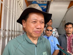 Calon Bupati Kudus Nomor Urut 1 Sam'ani Intakoris saat ditemui di Kantor Bawaslu Kudus.