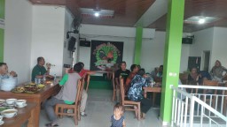 saat acara paguyuban BPD Kecamatan Banjarejo rembug gayeng di RM Garuda Kamolan. 