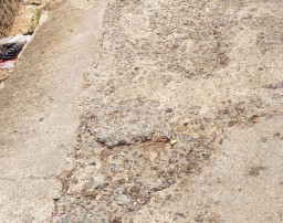 Jalan rusak di Dukuh Ndangklutuk, Kalinanas, Japah, Blora (Memanggil.co/Dian)