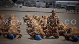 Pasukan Garuda TNI Satgas KIZI Konga 37-J MINUSCA, lakukan sujud syukur setiba di tanah air usai berhasil lakukan misi Perdamaian di Afrika Tengah di bawah naungan PBB, Kamis 21/11/2024 ( Memanggil.co/ Y. Irawan) 