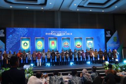 Ajang Penganugerahan Penghargaan Perlindungan Konsumen 2024 yang diselenggarakan oleh Kementerian Perdagangan RI di FUGO Hotel, Banjarmasin, Senin (18/11/2024) (Memanggil.co/Pemkab Blora)