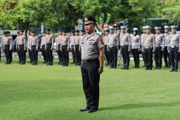 Keterangan: Jajaran anggota Polres Kendal, saat mengikuti upacara kenaikan kenaikan pangkat pengabdian untuk anggota Polri periode 1 November 2024, di Halaman Mapolres Kendal, Senin 04/11/2024. (Ist/Memanggil)
