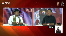 Cabup nomor urut 01 Arief Rohman (kiri) dan Cabup nomor urut 02 Abu Nafi (kanan) saat debat Pilkada Blora 2024 (Memanggil.co/YouTube KPU Blora)