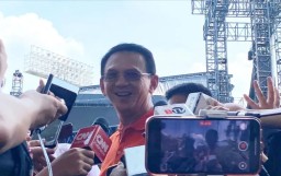 Mantan Gubernur DKI Jakarta, Basuki Tjahaja Purnama dalam kampanye akbar Pramono Anung dan Rano Karno di Stadion Madya GBK, Jakarta, Sabtu (23/11/2024) (Memanggil.co/Antara)