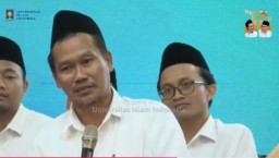 Gus Baha ketika mengisi acara ngaji bareng di Universitas Islam Indonesia (UII) Yogyakarta (Memanggil.co/Youtube Universitas Islam Indonesia)