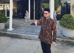 Ustadz Adi Hidayah yang digadang-gadang sebagai salah satu calon pengganti Gus Mifta (Memanggil.co/tangkapan layar)