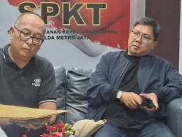 Bung Towel membuat laporan atas dugaan tindak pidana kejahatan Informasi Dan Transaksi Elektronik terkait doxing ke Polda Metro Jaya pada Jumat (17/1/2025) sore (Memanggil.co/tangkapan layar)