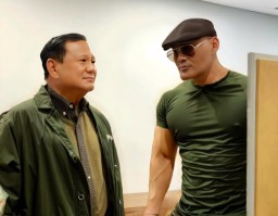 Deddy Corbuzier (kanan) dan Presiden Prabowo Subianto (kiri) (Memanggil.co/Instagram Deddy Corbuzier)