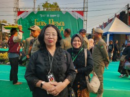 Kepala Dinas PMD Blora, Yayuk Windrati saat diwawancarai awak media ini dalam sebuah kesempatan. (Memanggil.co/Ist) 