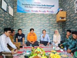 Pemimpin Redaksi Memanggil.co, Khusni Mubarok saat sambutan dalam acara Hari Lahir Media Memanggil ke-2 di Kantor, Selasa (25/2/2025) (Memanggil.co/Ist)