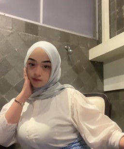 Foto Guru Salsa yang Diambil Dari Potongan Video Tiktok Miliknya (Memanggil.co/Ist)