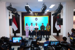 Konferensi pers di Istana Kepresidenan Jakarta, Senin (3/3/2025) (Memanggil.co/Hms)