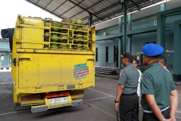 Kendaraan truk beserta 840 tabung gas elpiji yang disita anggota Kodim 0811 Tuban (Memanggil.co/Ist)
