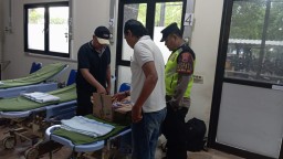 Pemeriksaan Bayi Dalam Kardus yang Ditemukan di Situs Sumur Gentong, Desa Loram Wetan, Kecamatan Jati, Kudus (Memanggil.co/Ist)