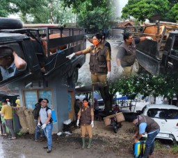 DP4 Kabupaten Blora bersama tim kesehatan hewan melaksanakan kegiatan skrining dan desinfeksi di Pasar Hewan Pon Blora, Selasa, (25/2/2025) (Memanggil.co/DP4 Blora)