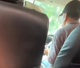 Sopir taksi daring diduga melakukan pelecehan verbal terhadap seorang remaja perempuan berusia 16 tahun (Memanggil.co/Tangkapan layar)