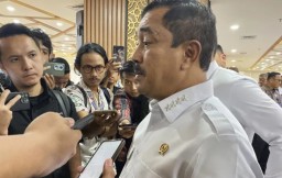 Menteri Agus Andrianto Saat Diwawancarai Awak Media (Memanggil.co/Antara)