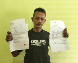 warga Desa Kaligede, Kecamatan Senori, Kabupaten Tuban, Azis Riswanto (43) yang menjadi korban penipuan oleh oknum polisi (Memanggil.co/Ist)