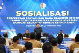 Bupati Bojonegoro Setyo Wahono dalam acara sosialisasi percepatan penyaluran Dana Desan dan BKK Desa (Memanggil.co/Hms)