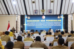 Sarasehan dan pembekalan yang berlangsung di ruang Agling Dharma, Gedung Pemkab Bojonegoro, Senin (3/3/2025) (Memanggil.co/Hms)