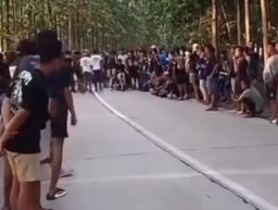 Jalan Getas Randublatung jadi lokasi tontonan balap liar ilegal, Selasa (8/4/2025) sore (Memanggil.co/Ist)