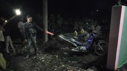 Motor curian disembunyikan di kuburan wilayah hukum Polsek Sambong, Polres Blora. (Memanggil.co/Dok. Polsek Sambong) 