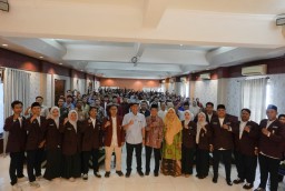 Pimpinan Cabang IMM Bojonegoro resmi dilantik untuk periode 2025-2026 di Gedung Dakwah Muhammadiyah Bojonegoro, Selasa 6 Mei 2025. Acara dihadiri Bupati Bojonegoro H. Setyo Wahono dan tokoh Muhammadiyah, Forkopimda, perwakilan organisasi mahasiswa, alumni