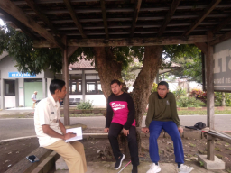 Pendekatan kepada Penerima Manfaat Disabilitas Netra. (Foto: Dinas Kominfo Jawa Timur)