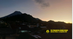 Gunung Merapi mengalami erupsi pada Jumat 30 Mei 2025. (Foto: dok. magma.esdm)