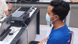 Pelaku ketika di bawa ke Mapolres Tuban guna proses penyidikan lebih lanjut.