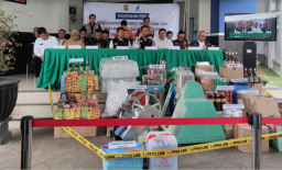 Badan Pengawas Obat dan Makanan (BPOM) berhasil mengungkap jaringan produksi obat dan obat bahan alam (OBA) ilegal di Klaten, Jawa Tengah. (Foto: bpom)