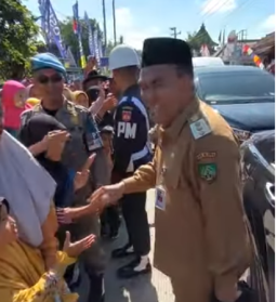 Bupati Blora Arief Rohman dalam sebuah kunjungan kerja di Kecamatan Randublatung. (Foto: tangkapan layar)