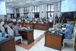 Pembekalan terkait implementasi reformasi birokrasi di Pemerintah Kota Surabaya, di Kota Surabaya, Kamis (3/7/2025). Foto Kemenpan.