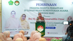 Helmi Nasaruddin Umar, Penasehat Dharma Wanita Persatuan Kementerian Agama RI di Kanwil Kemenag Riau. Foto Kemenag.