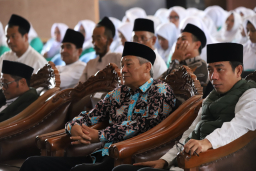 Wabup Tuban, Joko Sarwono ketika menghadiri pelantikan pengurus Fatayat NU Tuban.