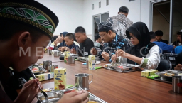 Menteri Sosial Saifullah Yusuf, saat menyambangi Sekolah Rakyat Menengah Pertama 10 Inten Soeweno Bogor, Kamis malam ( 24/07/2025).(Memanggil.co/ Y. Irawan)