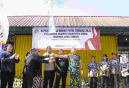 Momen ketika 295 Koperasi Merah Putih di Blora dilaunching. (HMS/Memanggil.co/