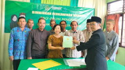 Megah Erisniawati Ernien mewakafkan sebidang tanah miliknya untuk pembangunan musala di Desa Bangunrejo, Kecamatan Pamotan, Kabupaten Rembang. (Foto: Kemenag/Memanggil.co)