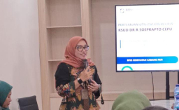 Direktur RSUD Dr. R. Soeprapto Cepu, drg. Wilys Yuniati ketika rapat bersama dengan BPJS Kesehatan. (Foto: Dok. RSUD Cepu/Memanggil.co)