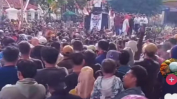 Aksi besar-besaran menuntut Bupati Pati, Sudewo mundur. Foto Medsos.