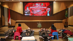 Suasan donor darah yang dilakukan Kejaksaan Tuban.
