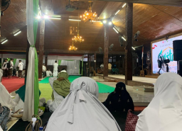 Bupati Blora, H. Arief Rohman mengajak para ASN Berbagi melalui sedekah subuh. (Foto: Siti Rohmawati/Memanggil.co)