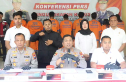 Polresta Sidoarjo ketika konferensi pers. (Memanggil.co/Ist)