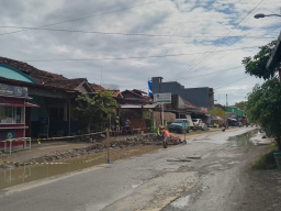 Penampakan jalan ruas Kudus - Purwodadi. (Memanggil.co/Ist)