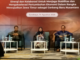 Kepala OJK Jatim Yunita paparkan tentang Stabilitas ekonomi terjaga ( Memanggil.co/ Sudarmadji)
