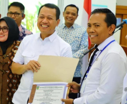 Bupati Kudus Sam’ani Intakoris menghadiri Upacara Penutupan Pelatihan Kepemimpinan Pengawas (PKP) Angkatan VI yang digelar atas kerja sama antara Badan Pengembangan Sumber Daya Manusia Daerah (BPSDMD) Provinsi Jawa Tengah di Balai Diklat Sonyawarih