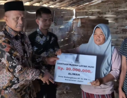 Bantuan Rumah Layak Huni dari Baznas Kabupaten Blora. (Foto: Hms/Memanggil.co)